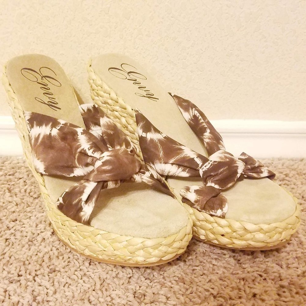 Envy Angeles Wedge Sandals- 7.5M NWOT